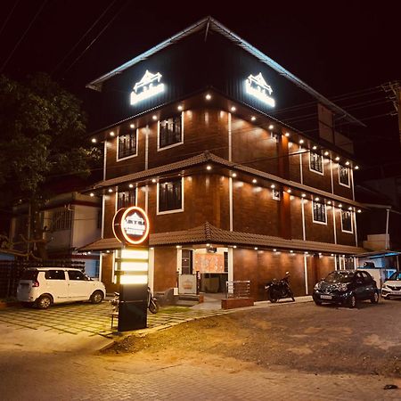 Kovilakam Achutham Hotel Guruvāyūr Buitenkant foto