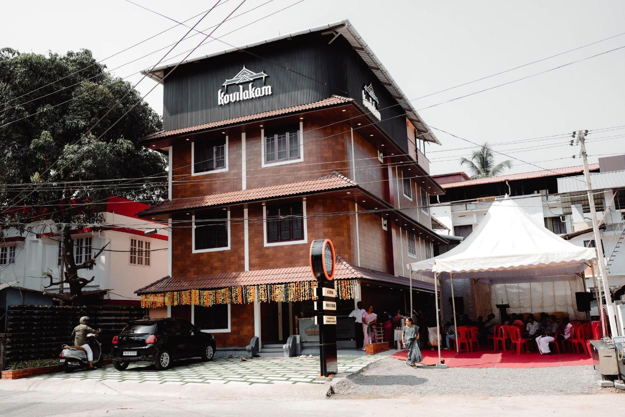 Kovilakam Achutham Hotel Guruvāyūr Buitenkant foto